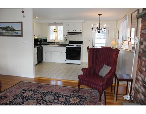 47 Lakeview Dr, Raynham, MA 02767 photo 4