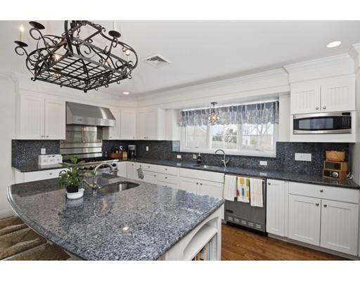19 Hersey St, Hingham, MA 02043 photo 2