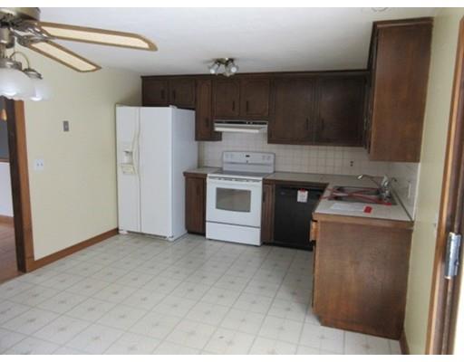 39 Ash St, Webster, MA 01570 photo 3