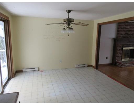 39 Ash St, Webster, MA 01570 photo 5