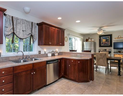 37 Barrington Dr, Springfield, MA 01129 photo 9