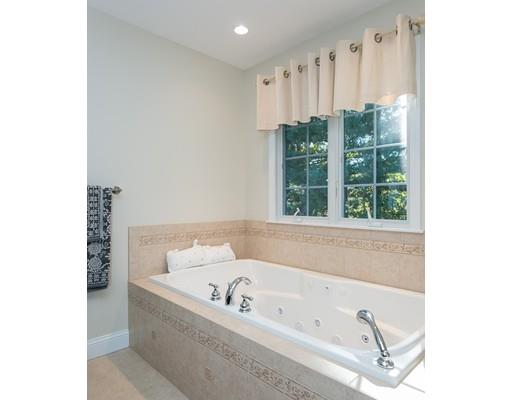 37 Barrington Dr, Springfield, MA 01129 photo 22
