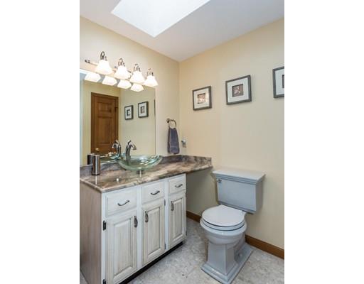 33 Amos Dr, Springfield, MA 01118 photo 15