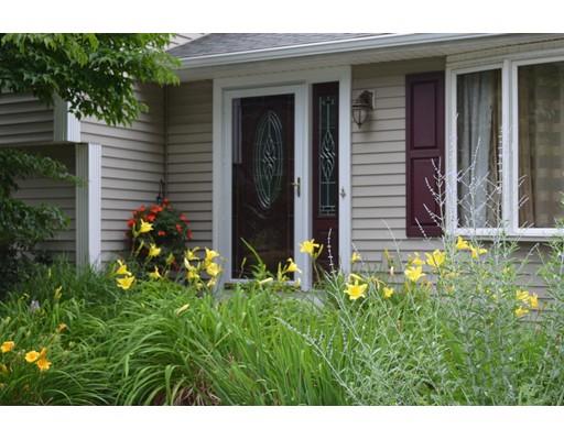 33 Amos Dr, Springfield, MA 01118 photo 2