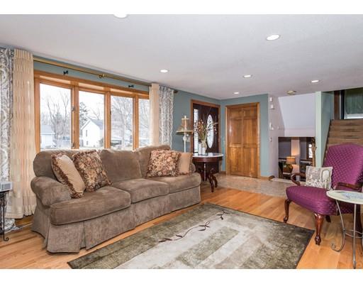 33 Amos Dr, Springfield, MA 01118 photo 5
