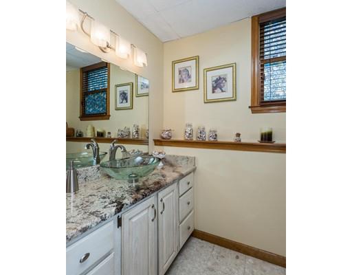 33 Amos Dr, Springfield, MA 01118 photo 23