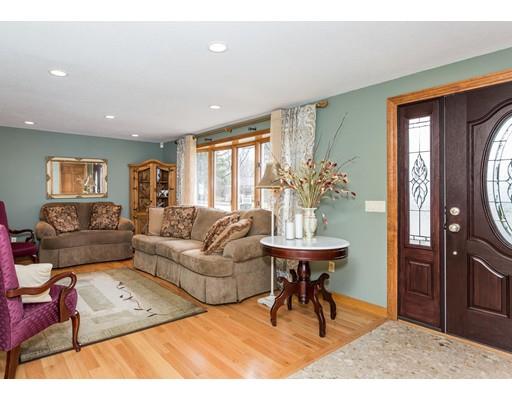33 Amos Dr, Springfield, MA 01118 photo 4