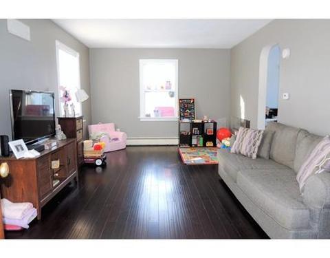 209 Arthur St, Springfield, MA 01104 photo 3