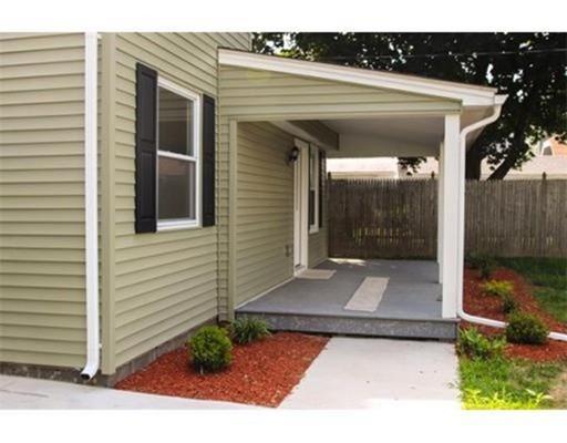 34 Ferry St, Chicopee, MA 01013 photo 2