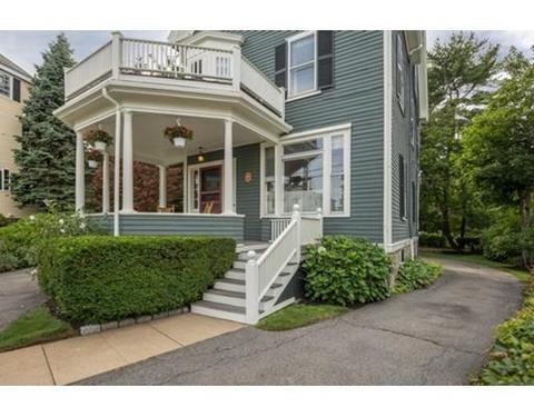 9 Gregory St, Marblehead, MA 01945 photo 2