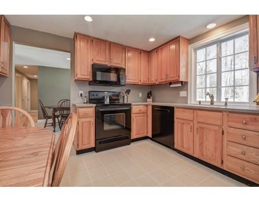 16 Hazeltine Rd, Upton, MA 01568 photo 5