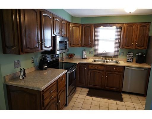 97 Arnold St, Chicopee, MA 01013 photo 11