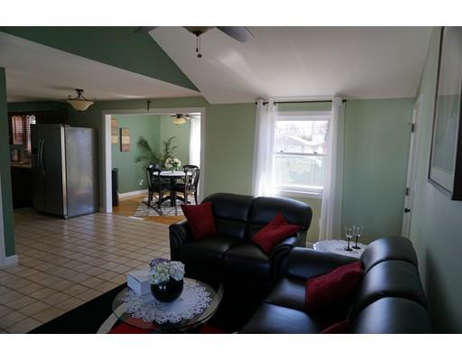 97 Arnold St, Chicopee, MA 01013 photo 5