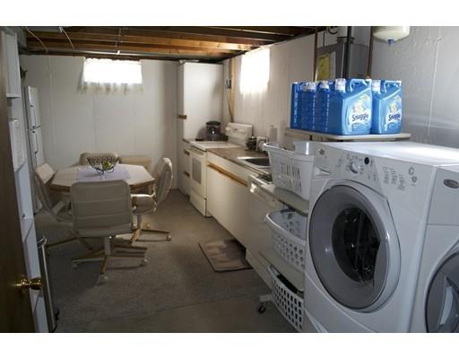 97 Arnold St, Chicopee, MA 01013 photo 25