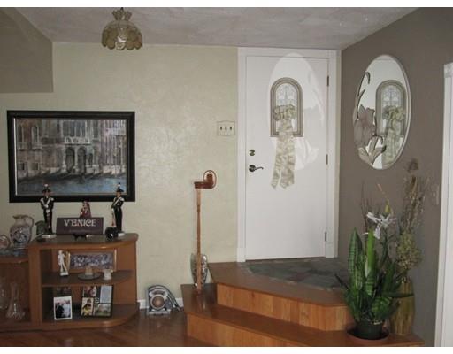 9 Gilmore St, Everett, MA 02149 photo 4