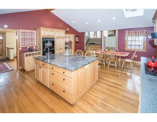 91 Whittier Rd, Reading, MA 01867 photo 4