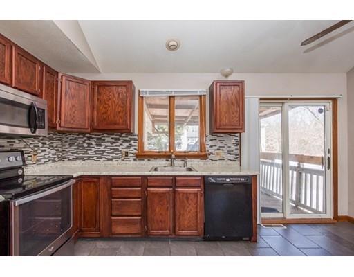 54 Herbert Ave, Springfield, MA 01119 photo 6