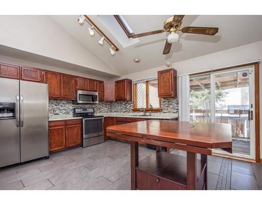 54 Herbert Ave, Springfield, MA 01119 photo 4