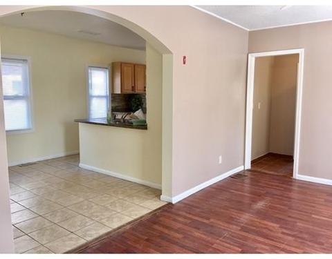31 Emily St, Springfield, MA 01109 photo 7