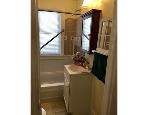 31 Emily St, Springfield, MA 01109 photo 9