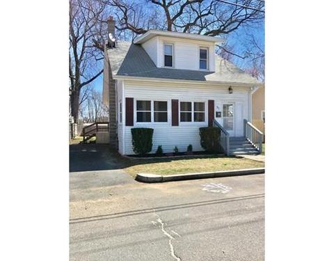 31 Emily St, Springfield, MA 01109 photo 1