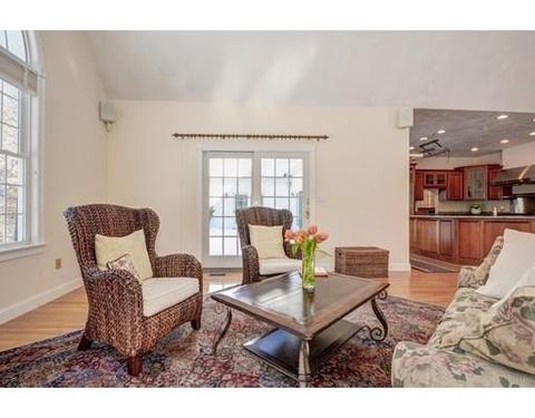 117 South St, Upton, MA 01568 photo 7