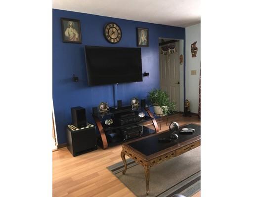 7 Monfort St, Worcester, MA 01604 photo 4