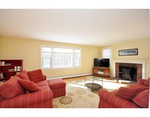 4 Broadview St, Acton, MA 01720 photo 4
