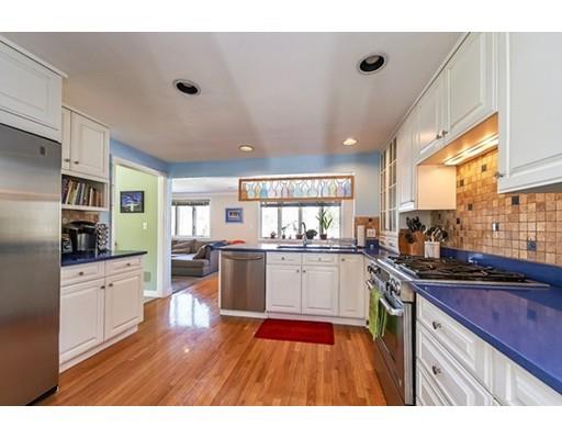 26 Harvard Cir, Needham, MA 02494 photo 3