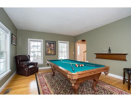 7 Windcrest Ln, Millis, MA 02054 photo 3