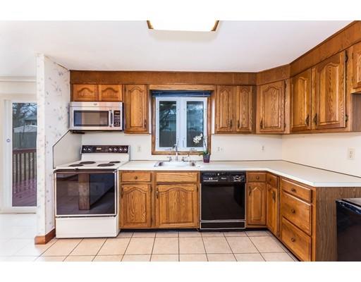 28 Mcdevitt Rd, Randolph, MA 02368 photo 4