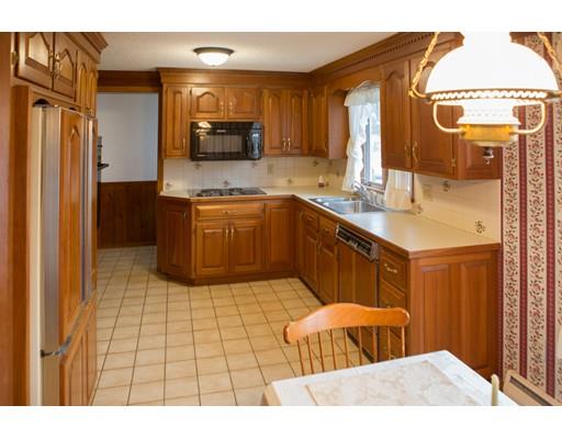 23 Covel St, Springfield, MA 01128 photo 5