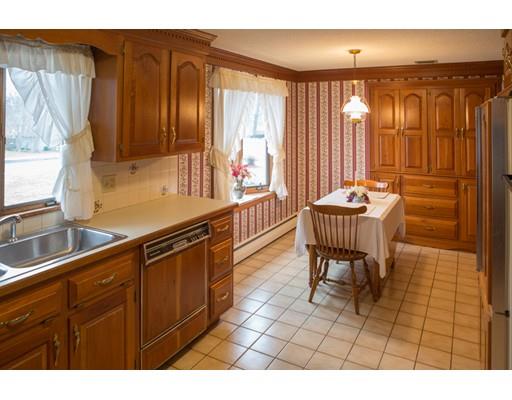 23 Covel St, Springfield, MA 01128 photo 6