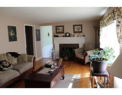 16 Winding Ln, Springfield, MA 01118 photo 8