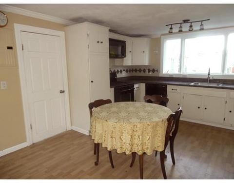 21 Wright St, Stoneham, MA 02180 photo 2