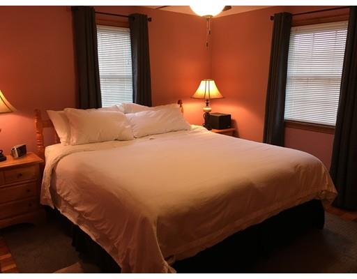 3 Randall St, Chicopee, MA 01013 photo 5