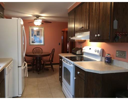 3 Randall St, Chicopee, MA 01013 photo 4