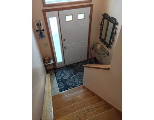 6 Maxine Cir, Easthampton, MA 01027 photo 4