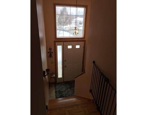 6 Maxine Cir, Easthampton, MA 01027 photo 3