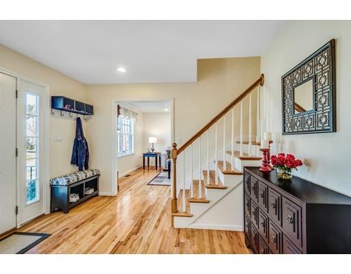 9 Donovan Dr, Framingham, MA 01701 photo 2