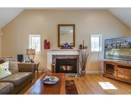 2 Silver Spruce Cir, Worcester, MA 01609 photo 9