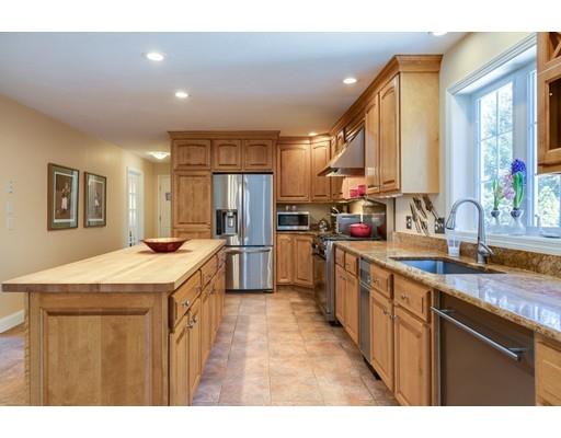 2 Silver Spruce Cir, Worcester, MA 01609 photo 8