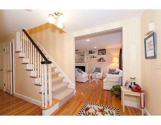 15 Roberta Rd, Sharon, MA 02067 photo 2