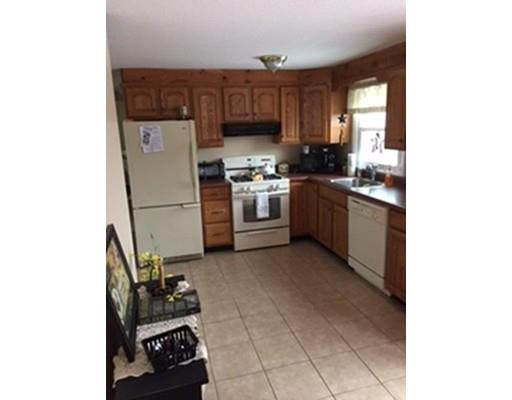 16 Austin St, Chicopee, MA 01013 photo 2