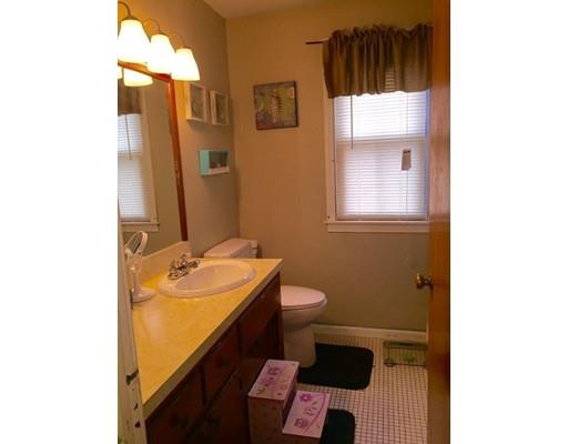391 Gillette Ave, Springfield, MA 01118 photo 8