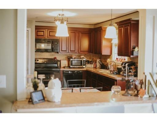 391 Gillette Ave, Springfield, MA 01118 photo 4