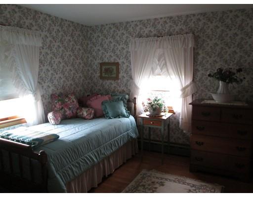 104 Dixie Ter, Chicopee, MA 01020 photo 8