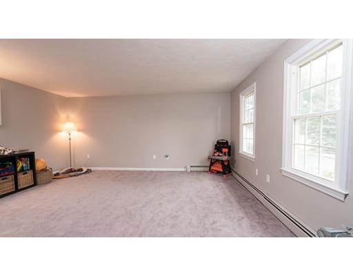 18 Colonial Dr, Mendon, MA 01756 photo 5