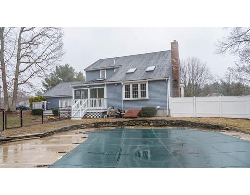 18 Colonial Dr, Mendon, MA 01756 photo 3