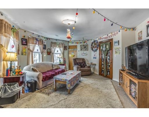 24 Cottage St, Everett, MA 02149 photo 4